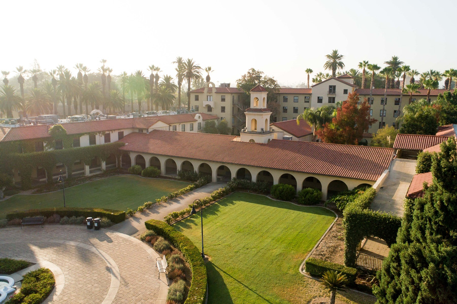 CBU Campus Fortuna Courtyard