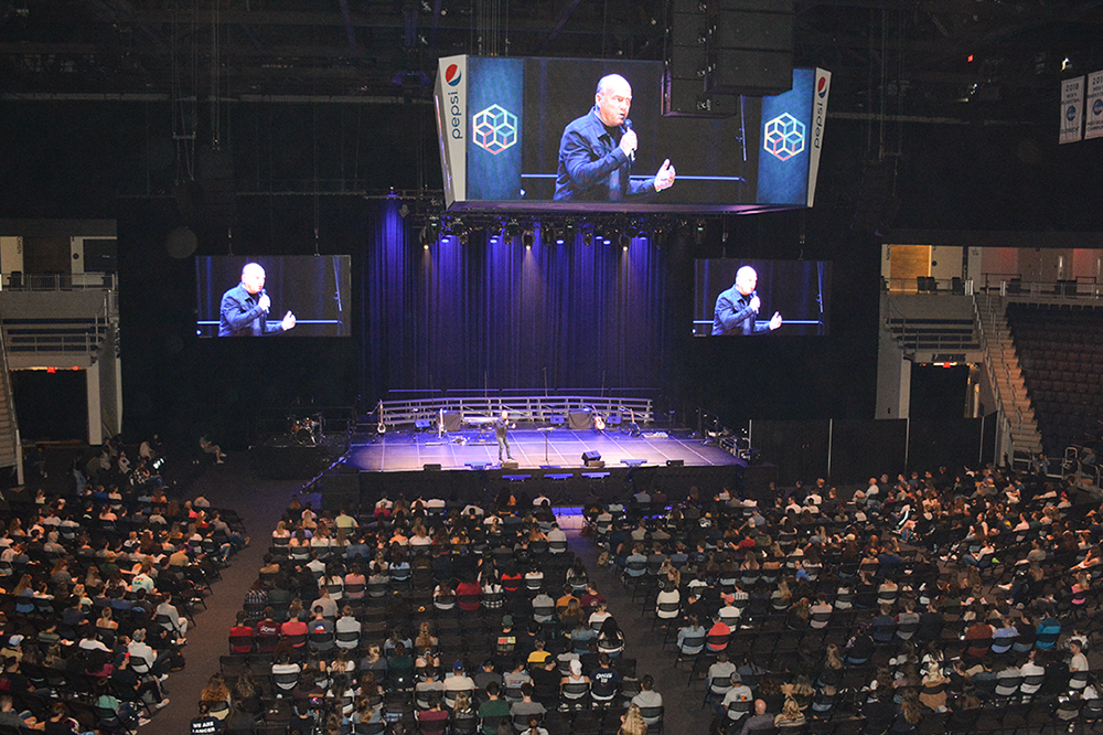 Greg Laurie to students Combat anxiety, stress with prayer